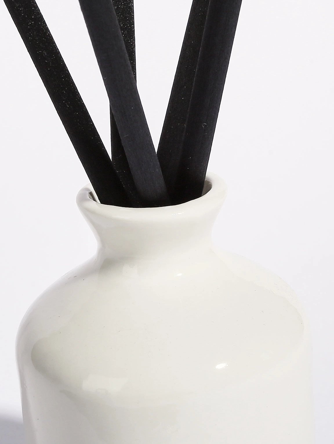 Fresh Linen Ceramic Reed Diffuser Set - 100ml